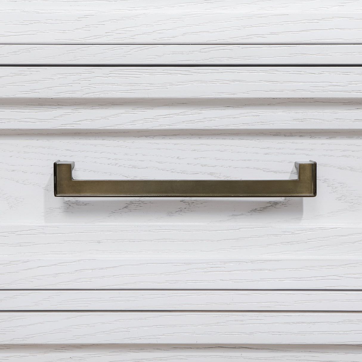 Marielle Distressed White 5-Piece Queen Bedroom Set