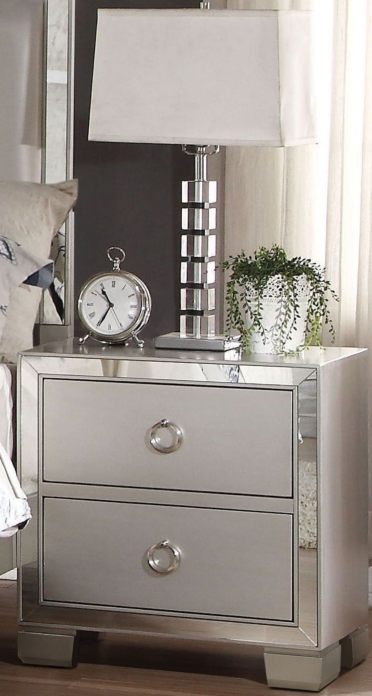 Voeville II Platinum Bedroom Set