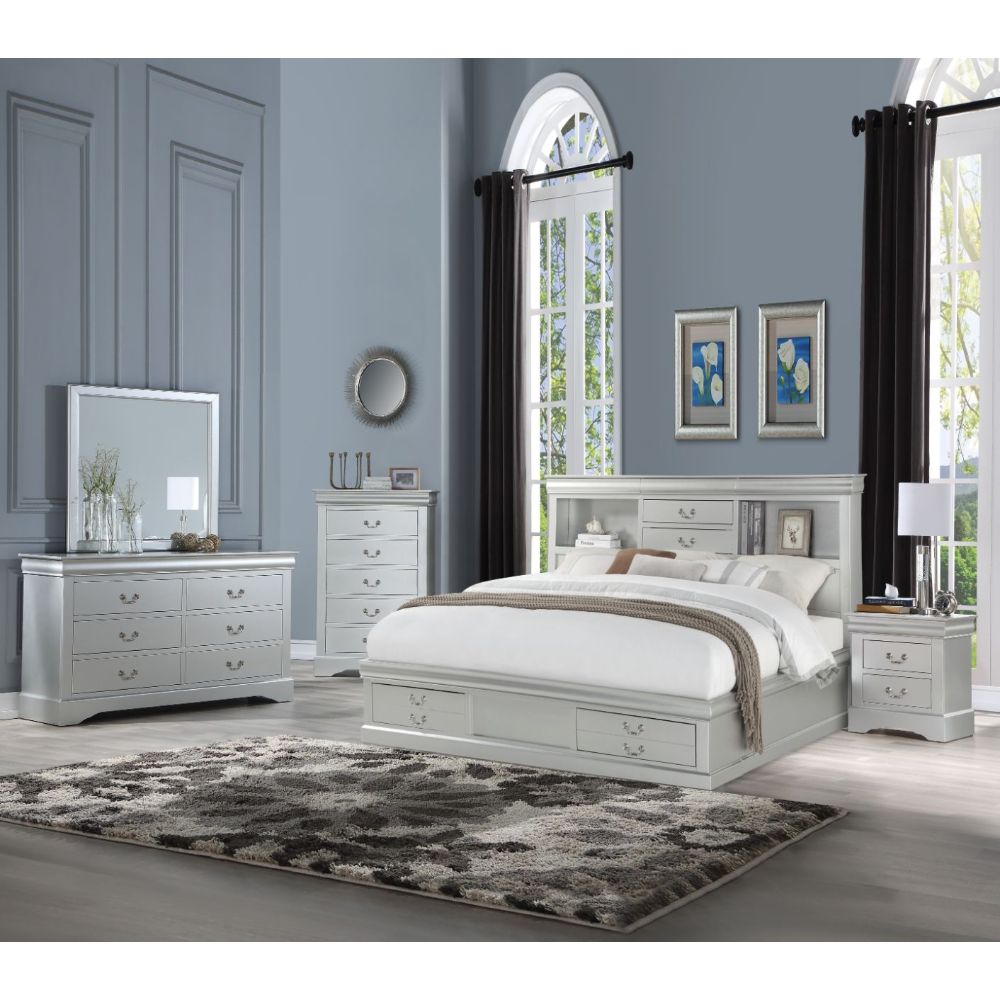 Louis Platinum Finish Philippe Iii Queen Bed