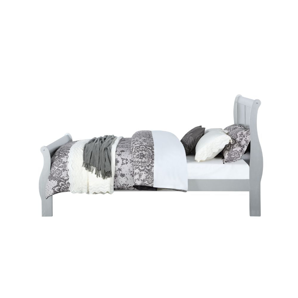 Louis Platinum Finish Philippe Queen Bed