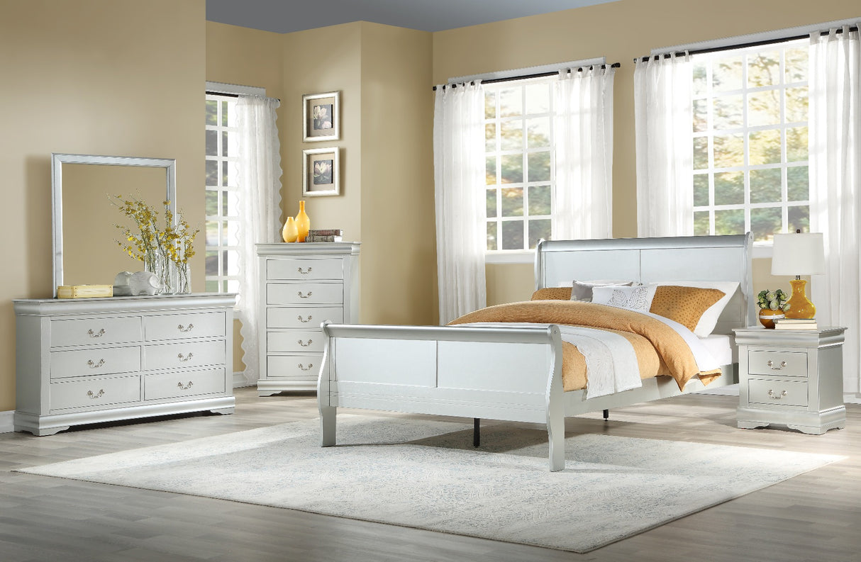 Louis Platinum Finish Philippe Eastern King Bed