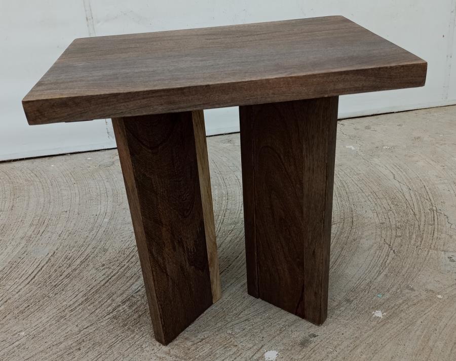 Andando Square Solid Wood End Table Mango Brown
