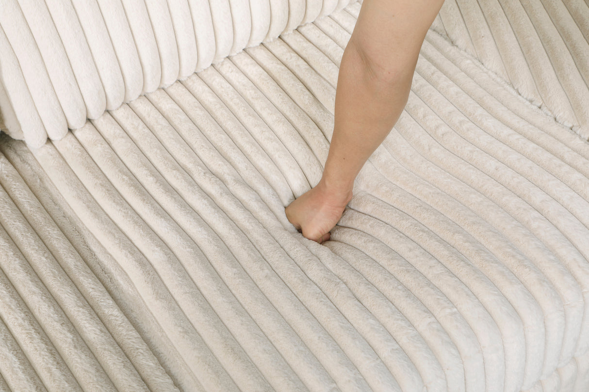 2-Piece Sectional With Right Cuddler