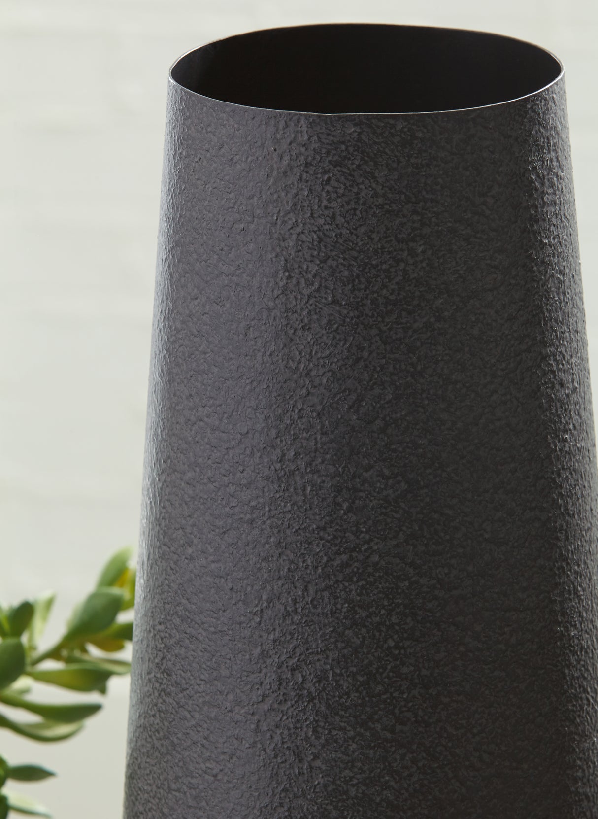 Fynn Antique Brown Vase