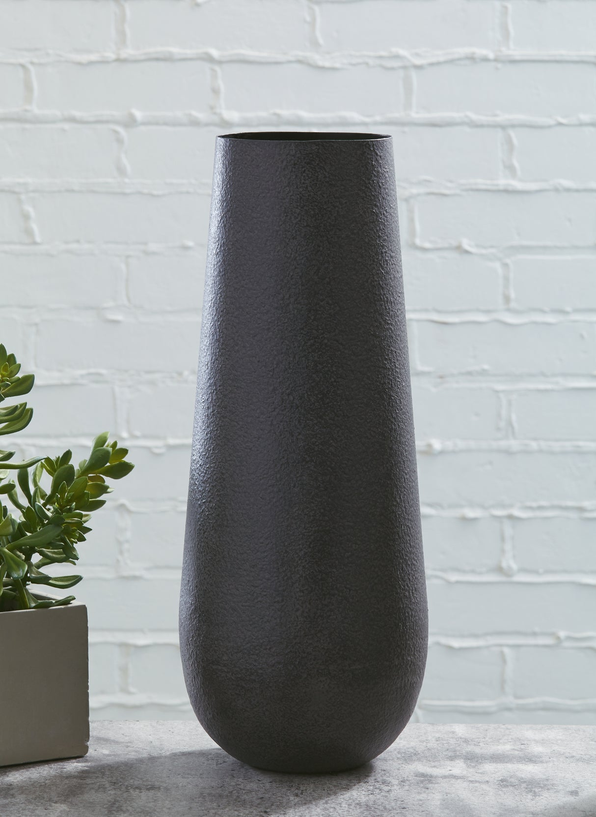 Fynn Antique Brown Vase