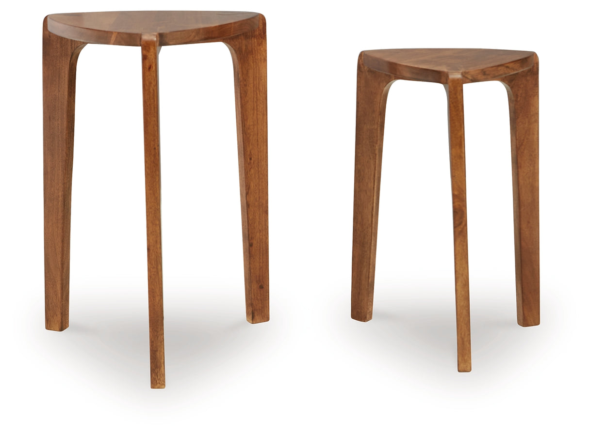 Brynnleigh Medium Brown Accent Table (Set Of 2)