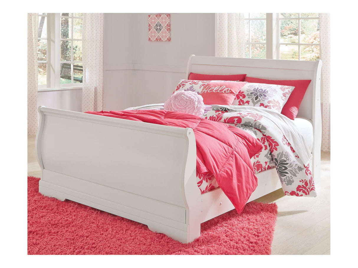 Anarasia White Full Sleigh Bed, Dresser And Nightstand