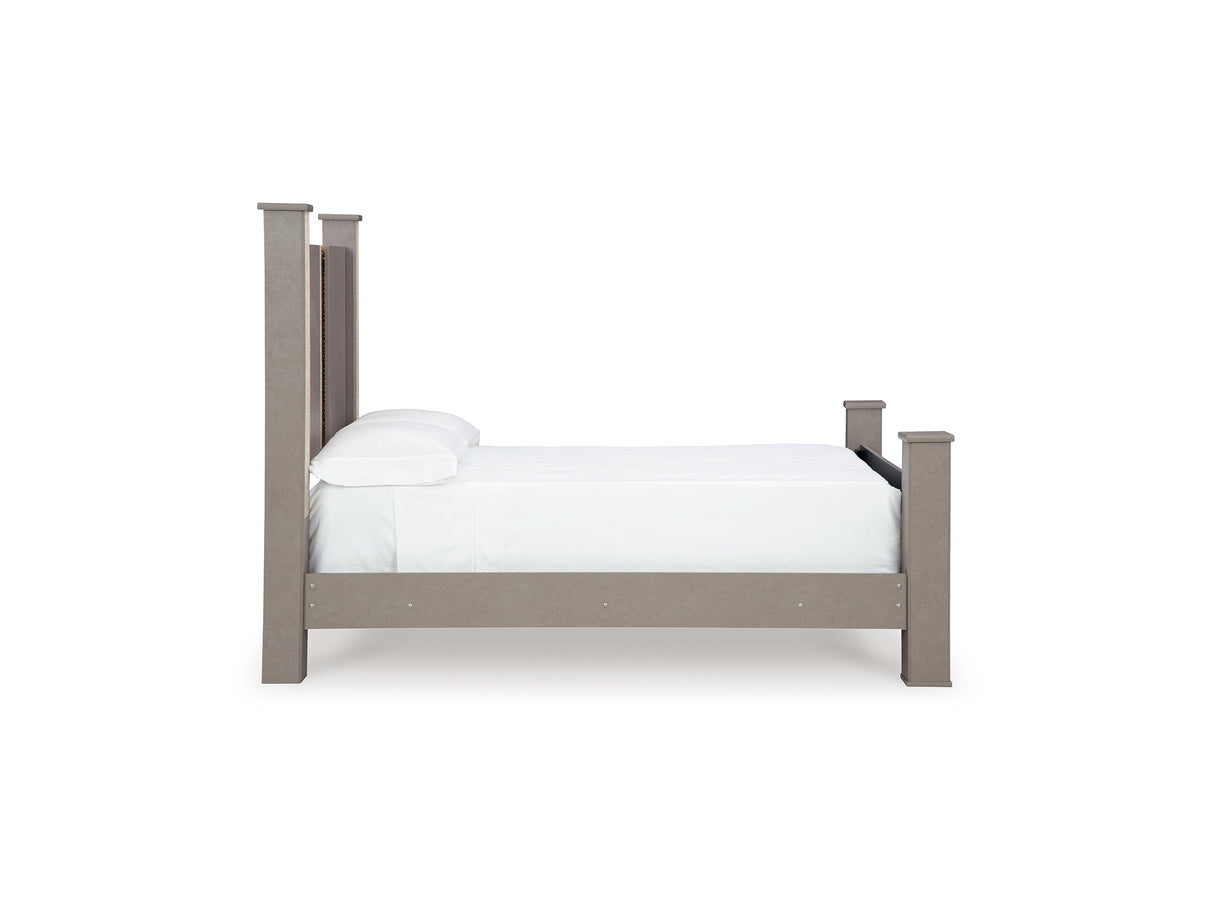 Surancha Gray Queen Poster Bed, Dresser, Mirror And 2 Nightstands