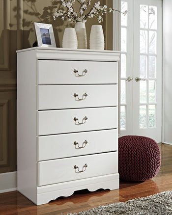 Anarasia White Chest Of Drawers