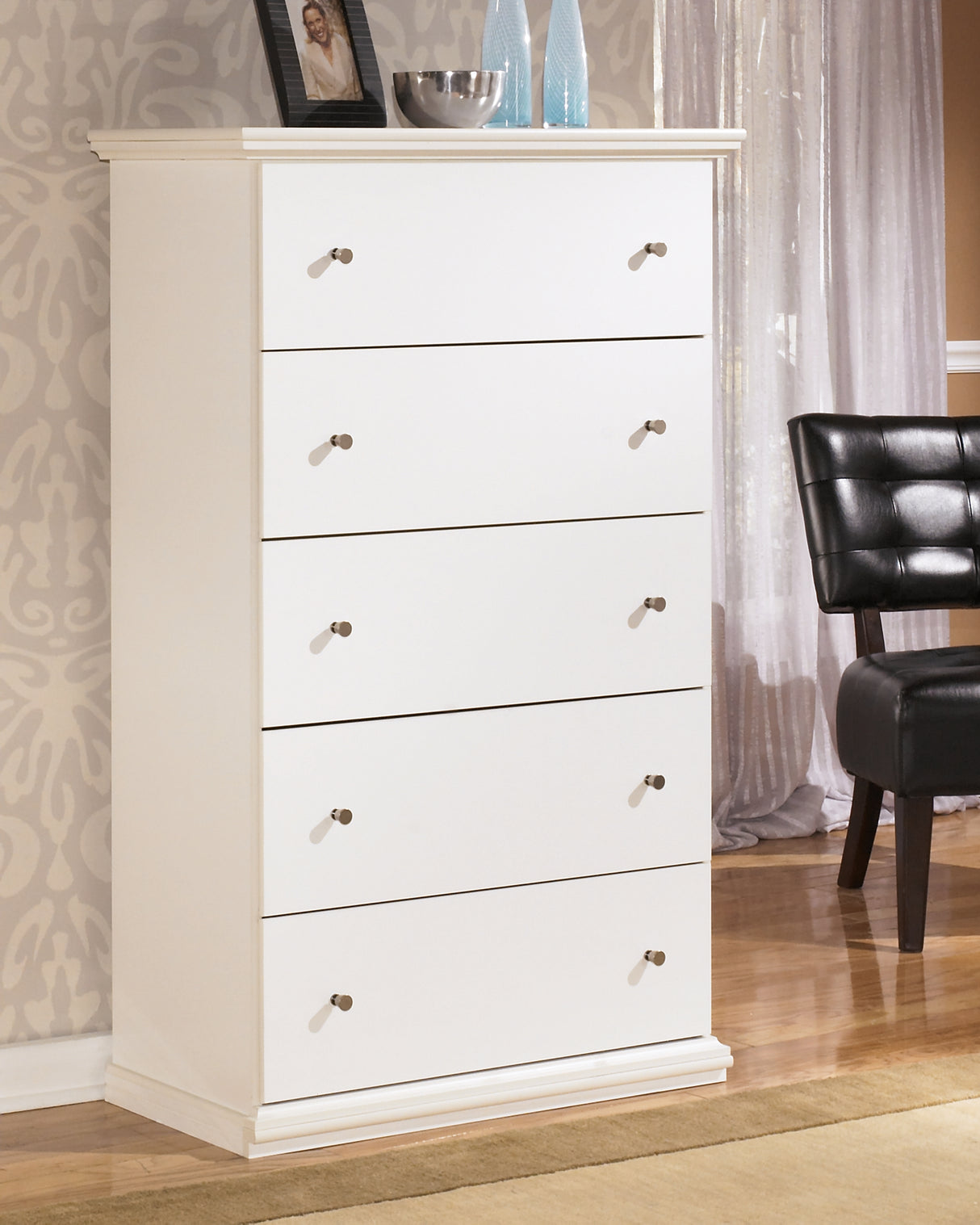 Bostwick White Shoals Chest Of Drawers