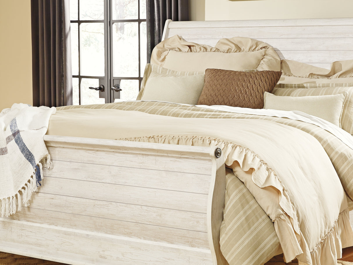 Willowton Whitewash Queen Sleigh Bed