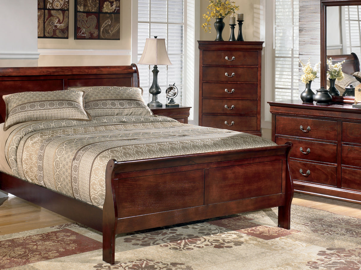 Alisdair Reddish Brown California King Sleigh Bed