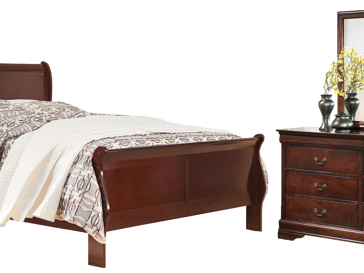 Alisdair Reddish Brown Queen Sleigh Bed, Dresser And Mirror