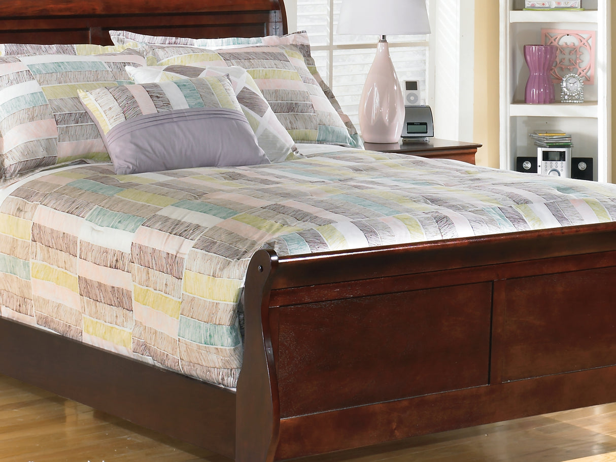 Alisdair Reddish Brown Full Sleigh Bed, Dresser, Mirror, Chest And Nightstand