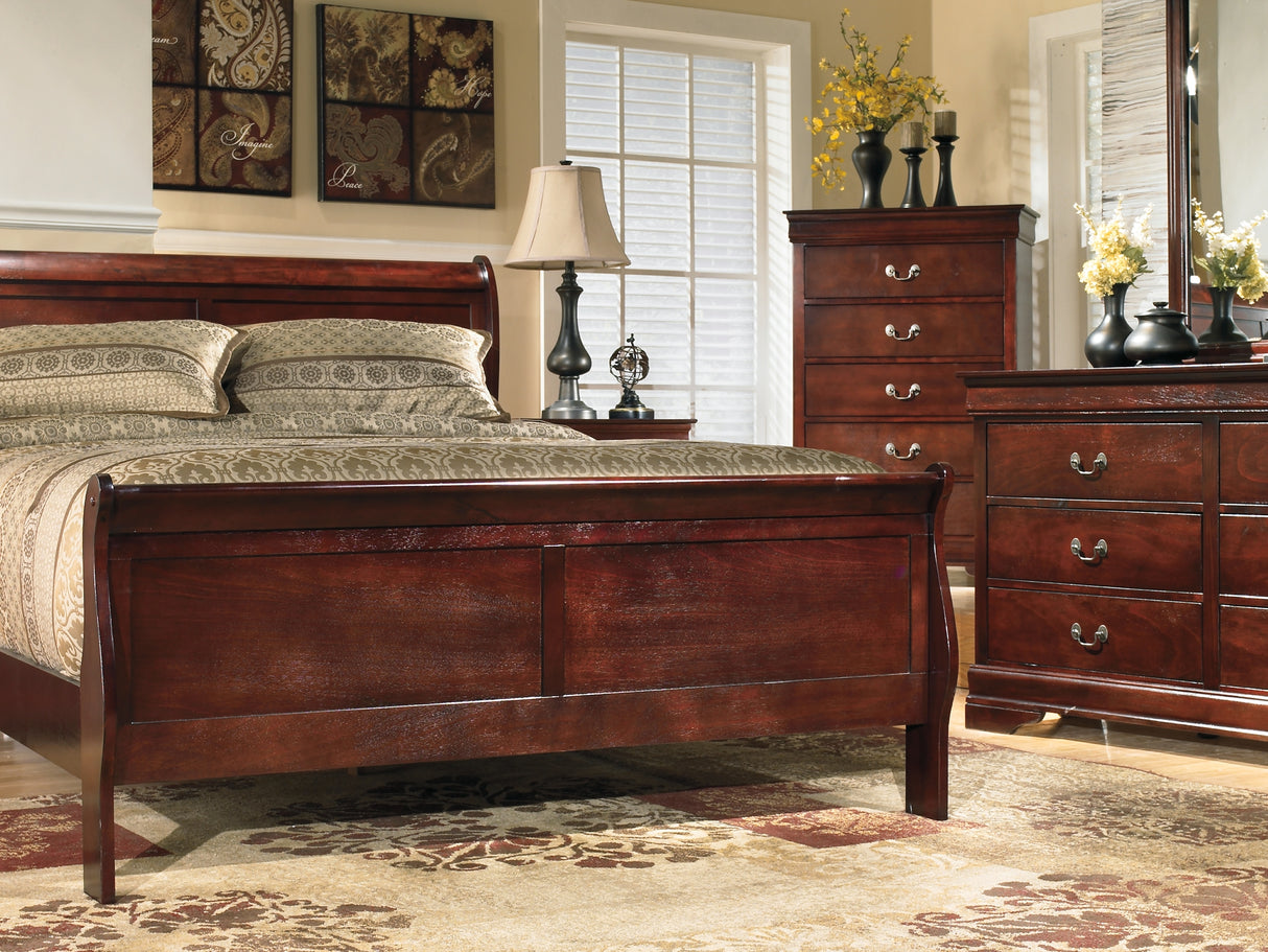 Alisdair Reddish Brown King Sleigh Bed