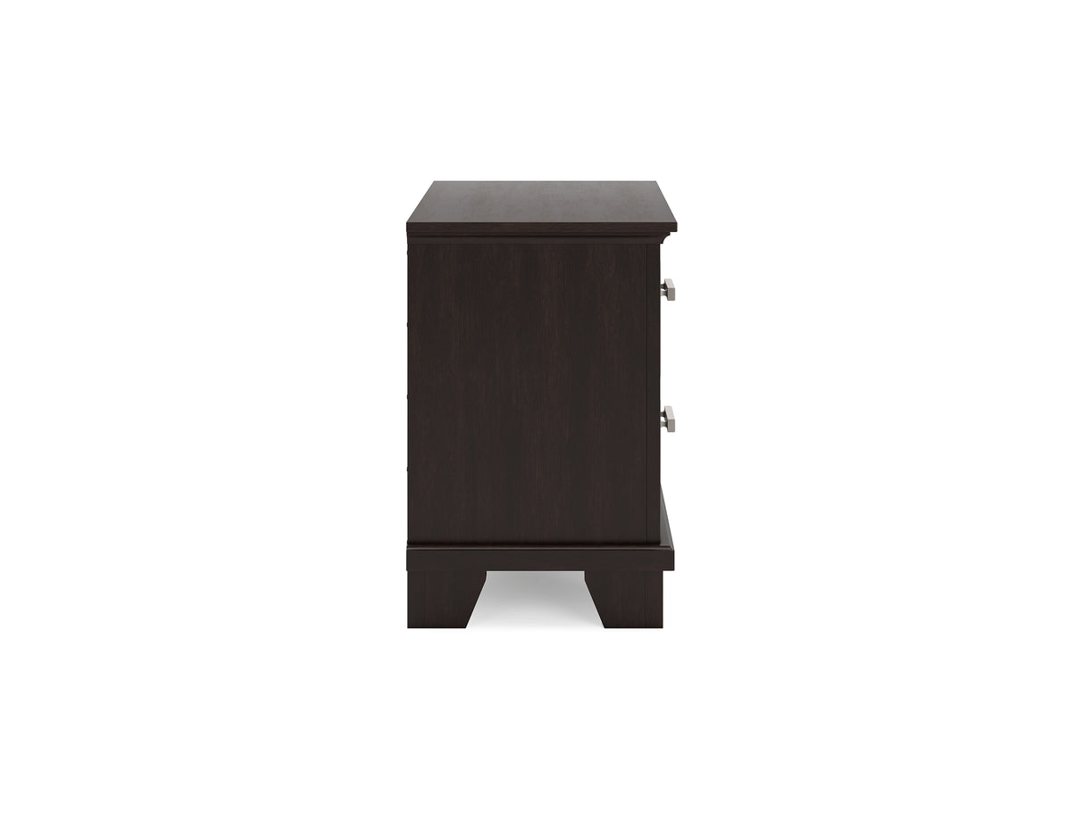 Covetown Dark Brown Queen Panel Bed, Dresser, Mirror And Nightstand