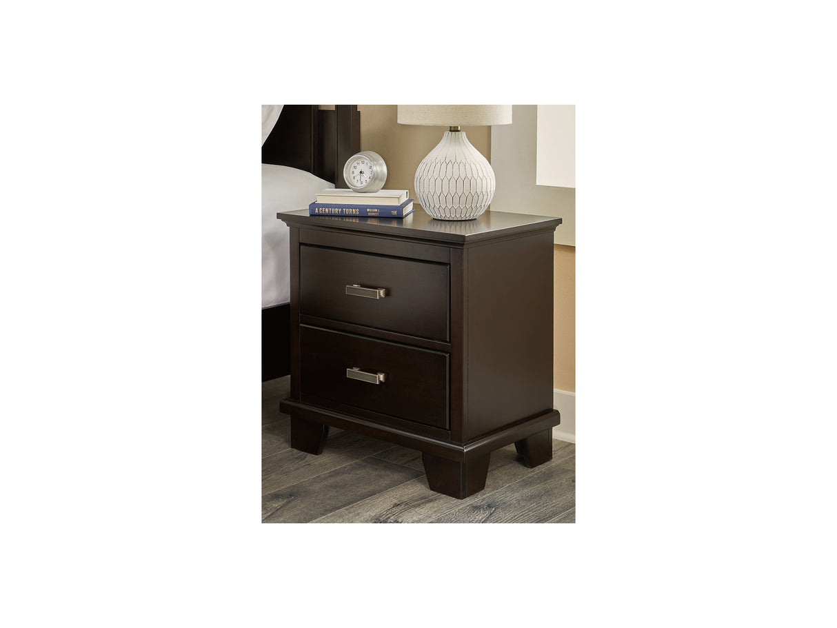 Covetown Dark Brown Queen Panel Bed, Dresser, Mirror And Nightstand