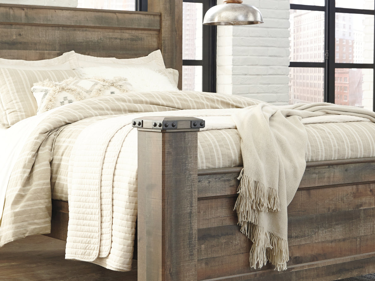 Trinell Brown Queen Poster Bed