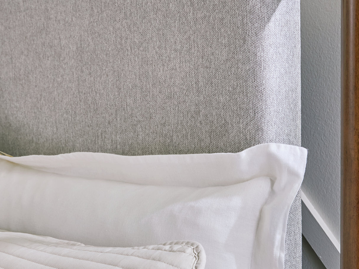 Lyncott Brown Queen Upholstered Panel Bed