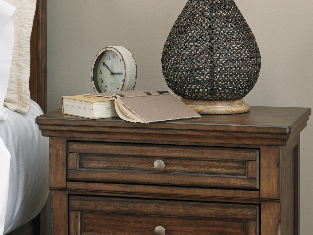 Flynnter Medium Brown King Panel Bed, Dresser, Mirror And 2 Nightstands