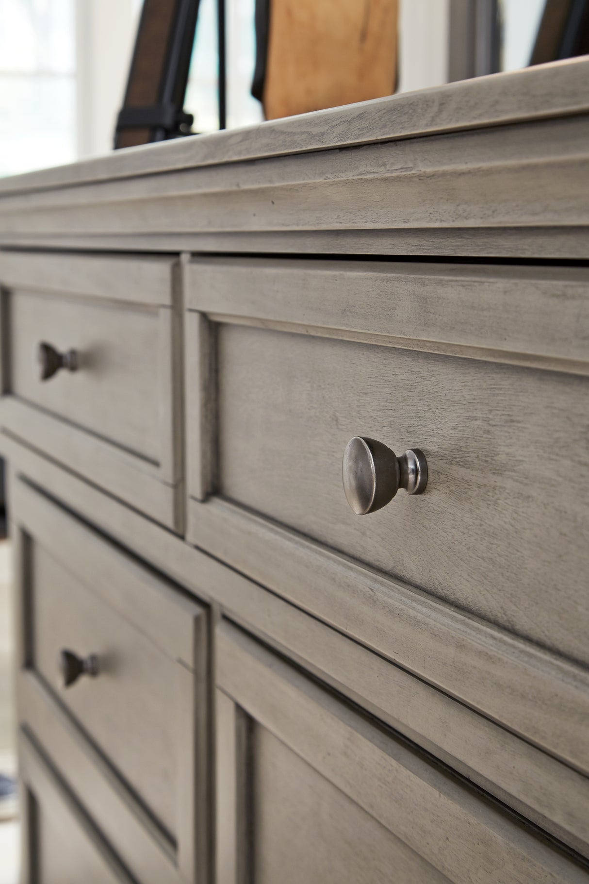 Lettner Light Gray Dresser