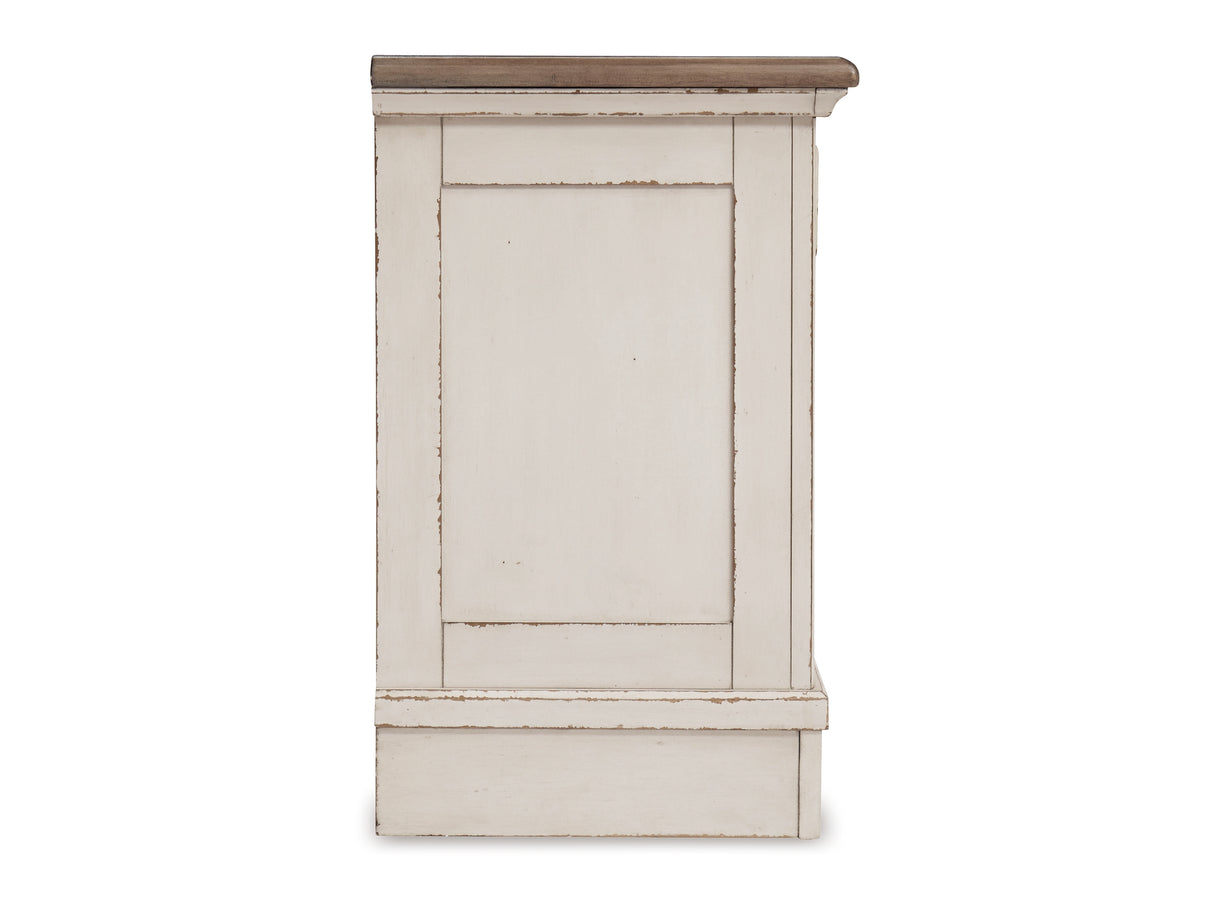 Realyn Two-Tone Queen Panel Bed, Dresser, Mirror, Chest And Nightstand