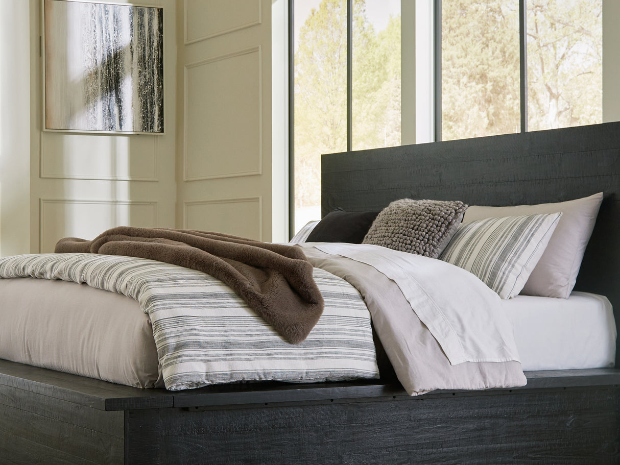 Londer King Panel Bed