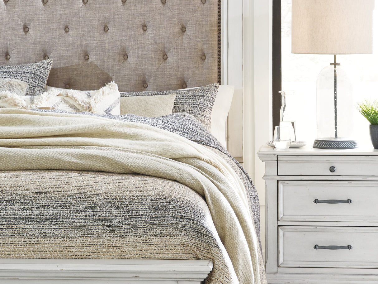Kanwyn Whitewash Queen Panel Bed