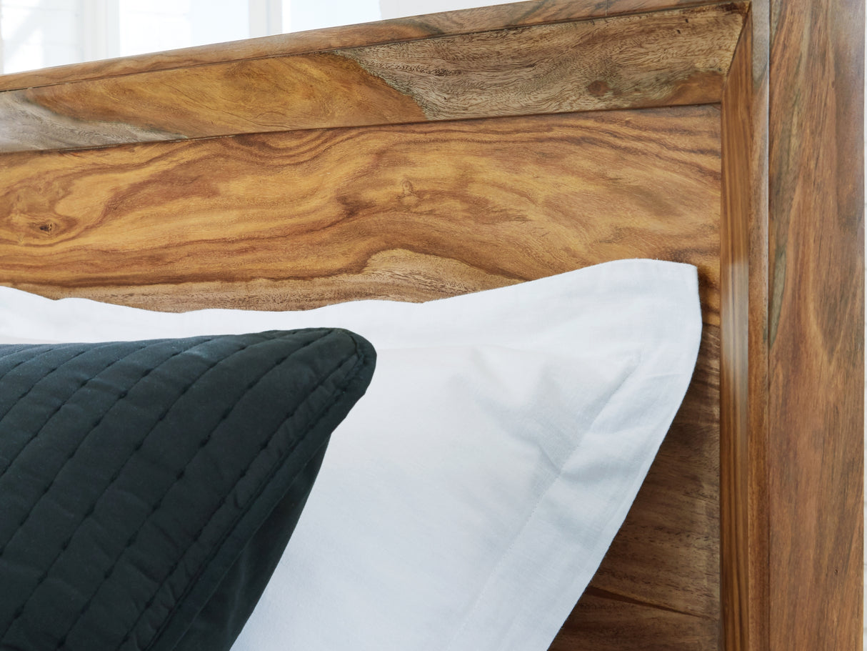 Dressonni Brown King Panel Bed