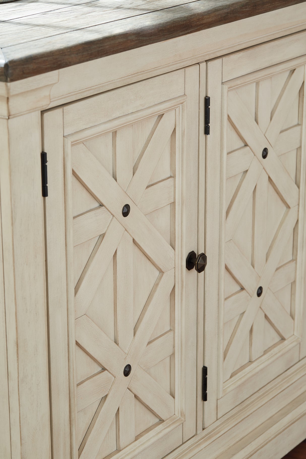 Bolanburg Two-Tone Dining Server