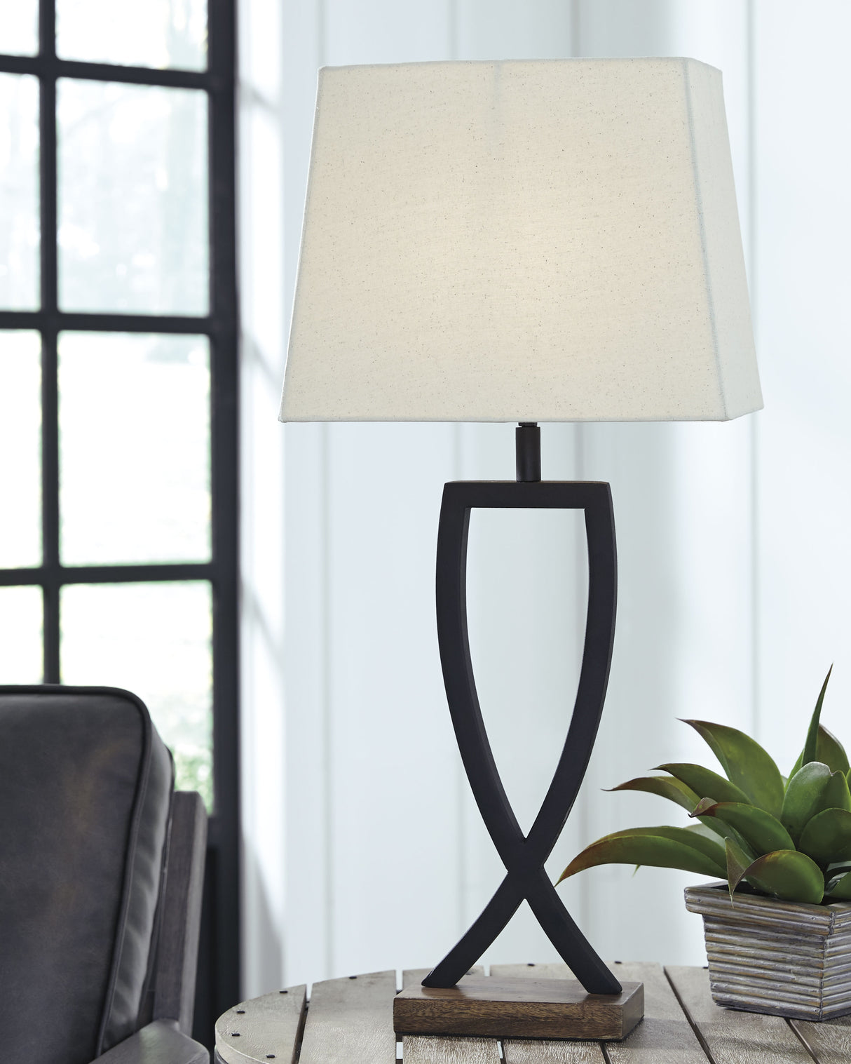 Makara Black/Brown Table Lamp (Set Of 2)