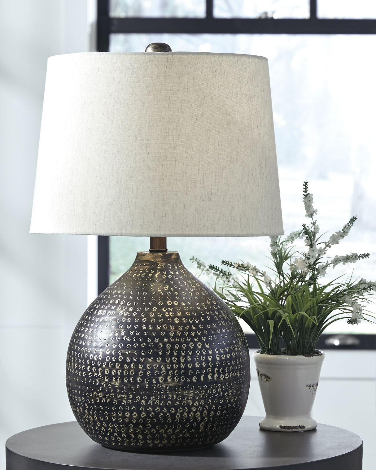 Maire Black/Gold Finish Table Lamp