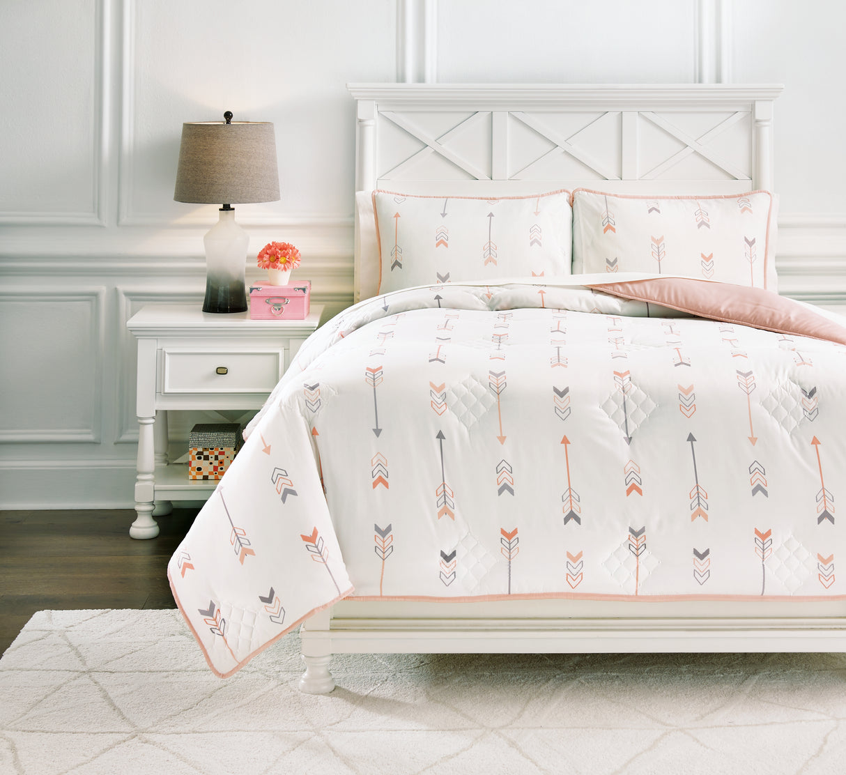 Lexann Pink/White/Gray Full Comforter Set