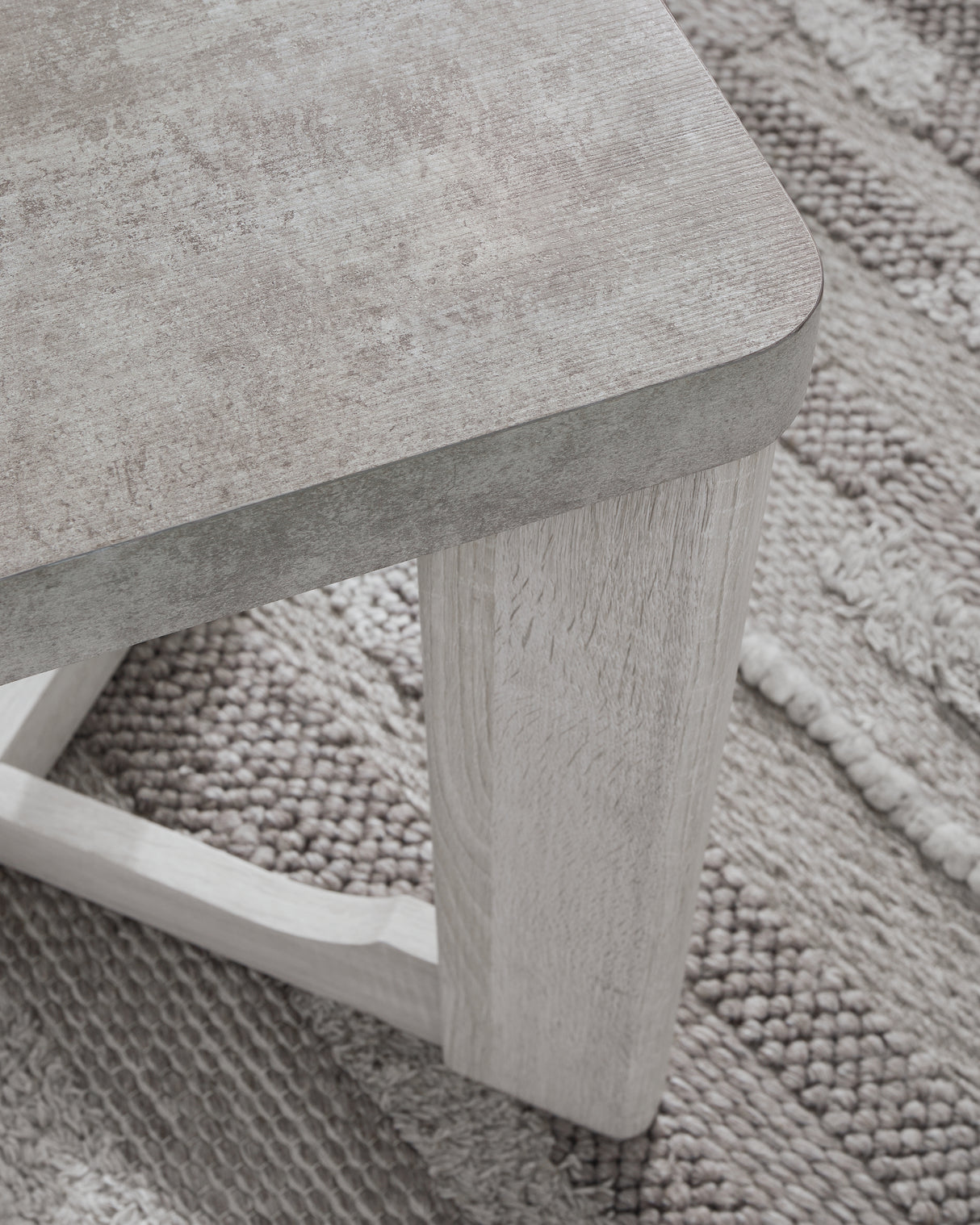 Garnilly Whitewash Table (Set Of 3)