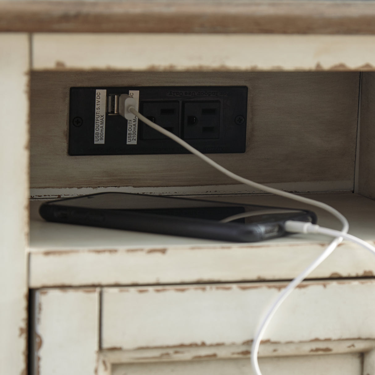 Realyn White/Brown Chairside End Table