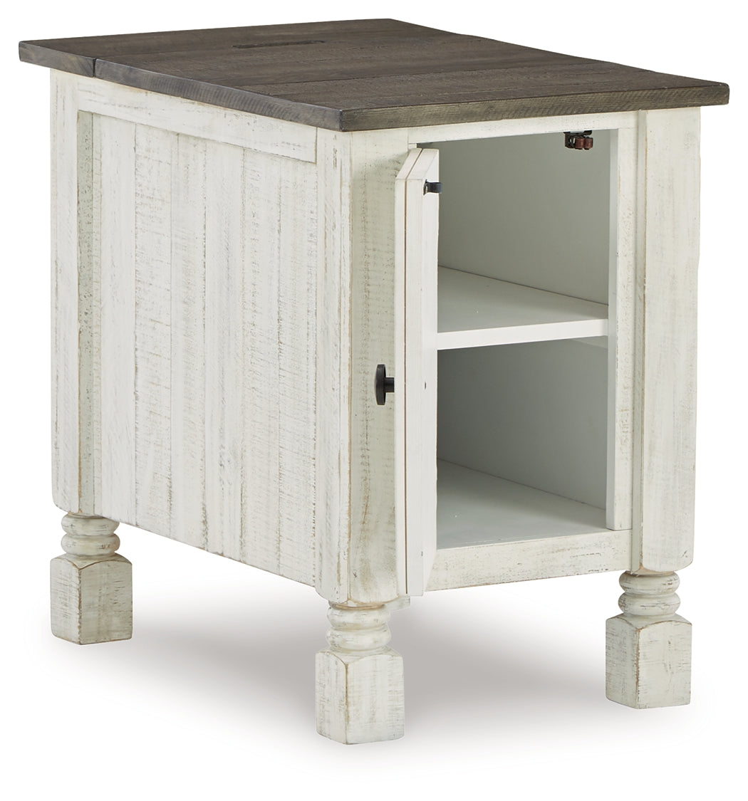 Havalance White/Gray Chairside End Table