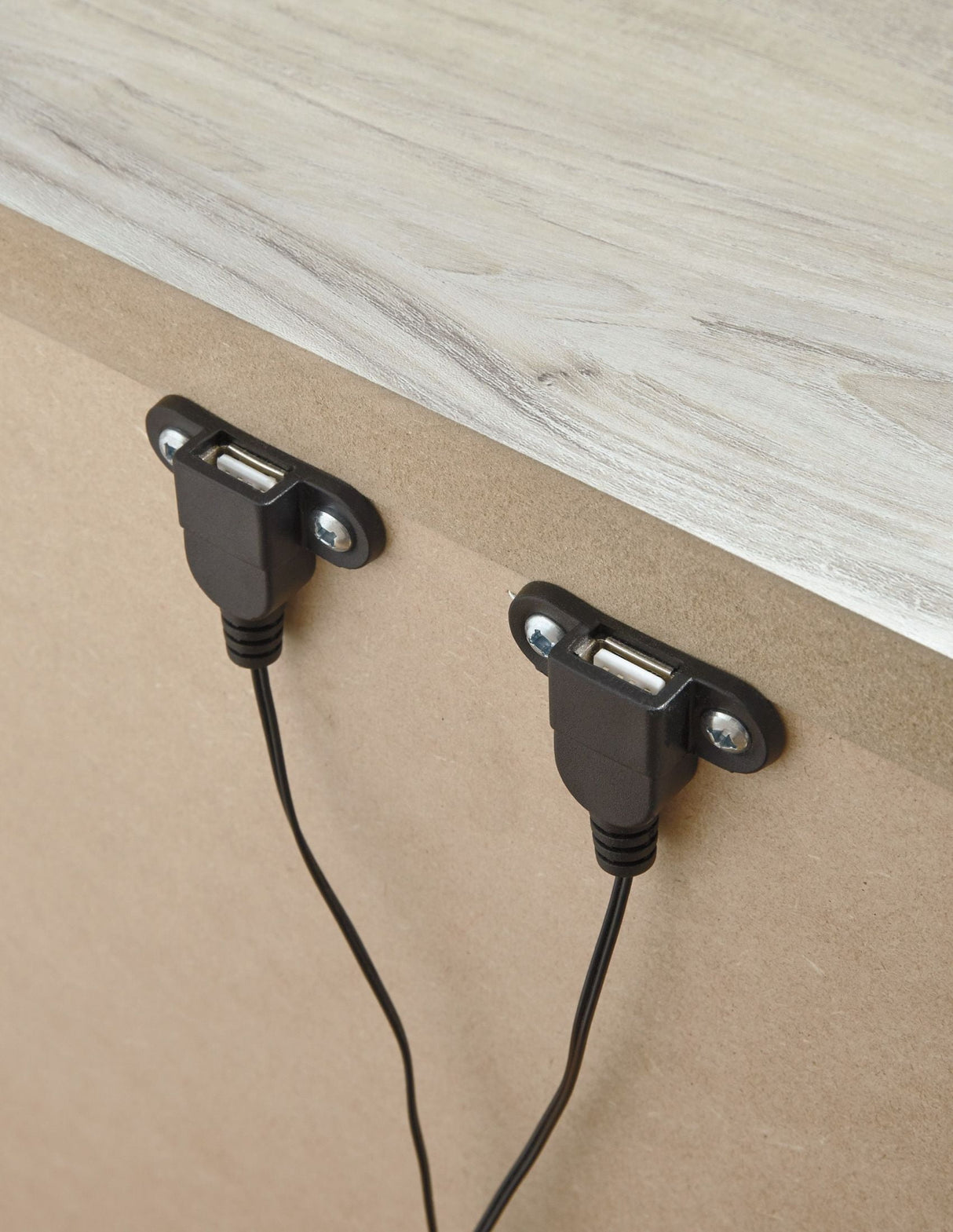 Bellaby Whitewash Panel Bedroom Set