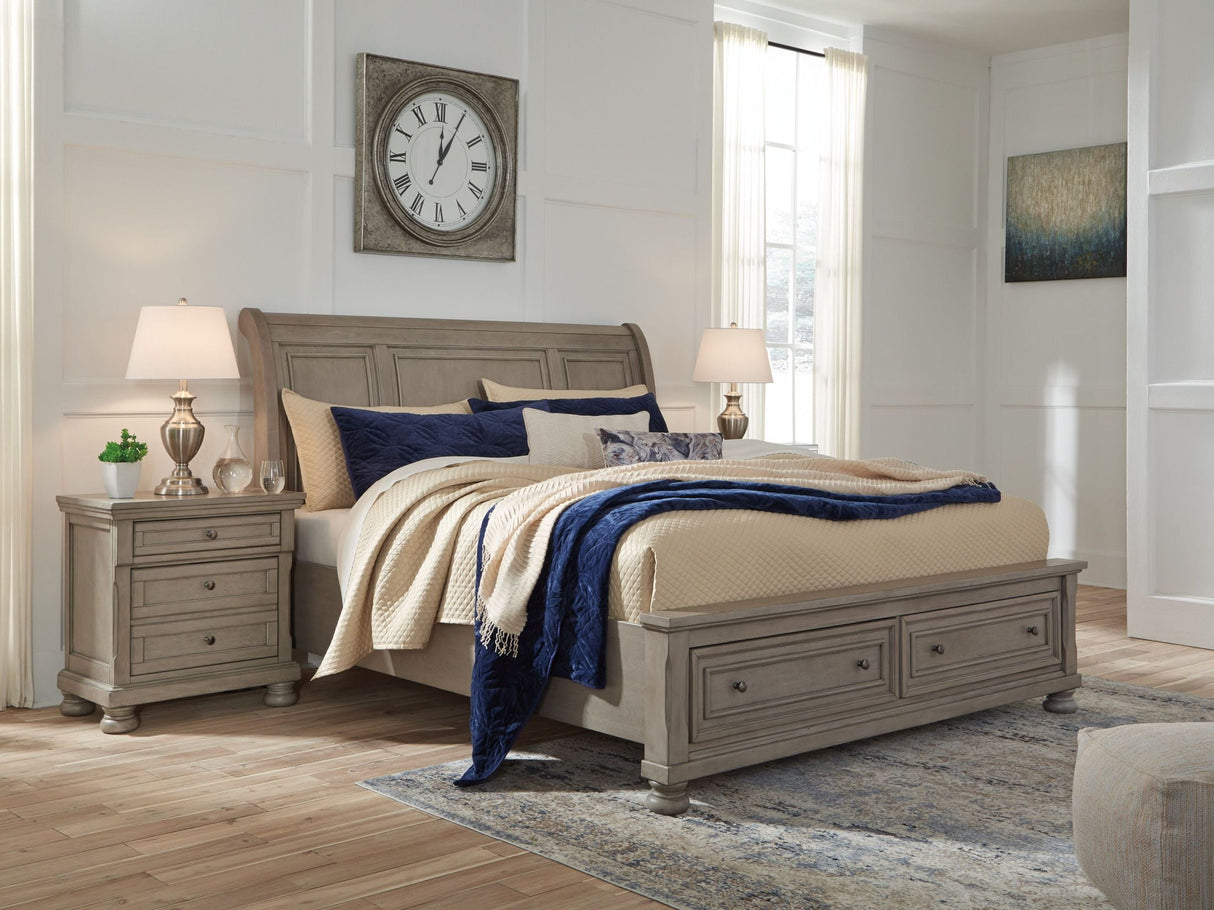 Lettner Light Gray Sleigh Bedroom Set