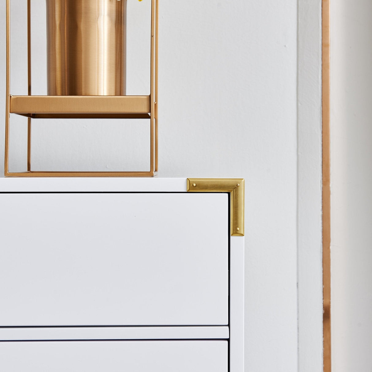 AT001 MULTIFUNCTION CABINET