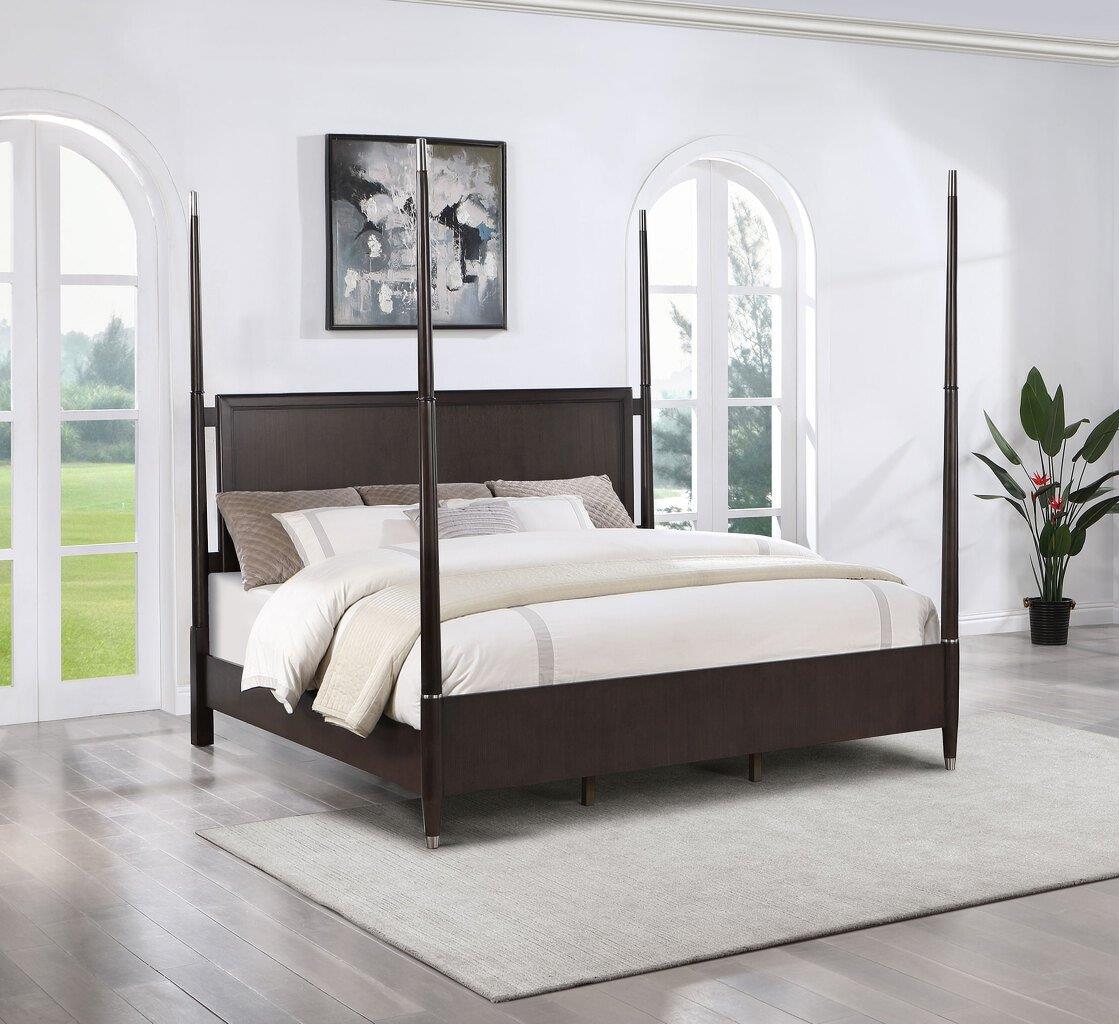 Emberlyn Bedroom Set In Brown