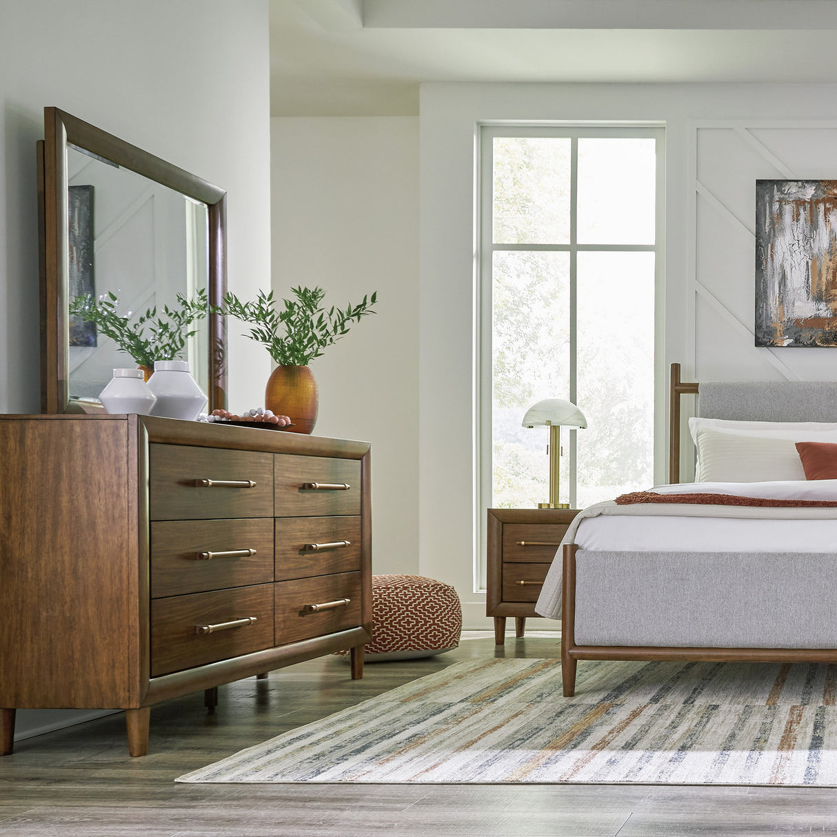 Lyncott Bedroom Set In Brown
