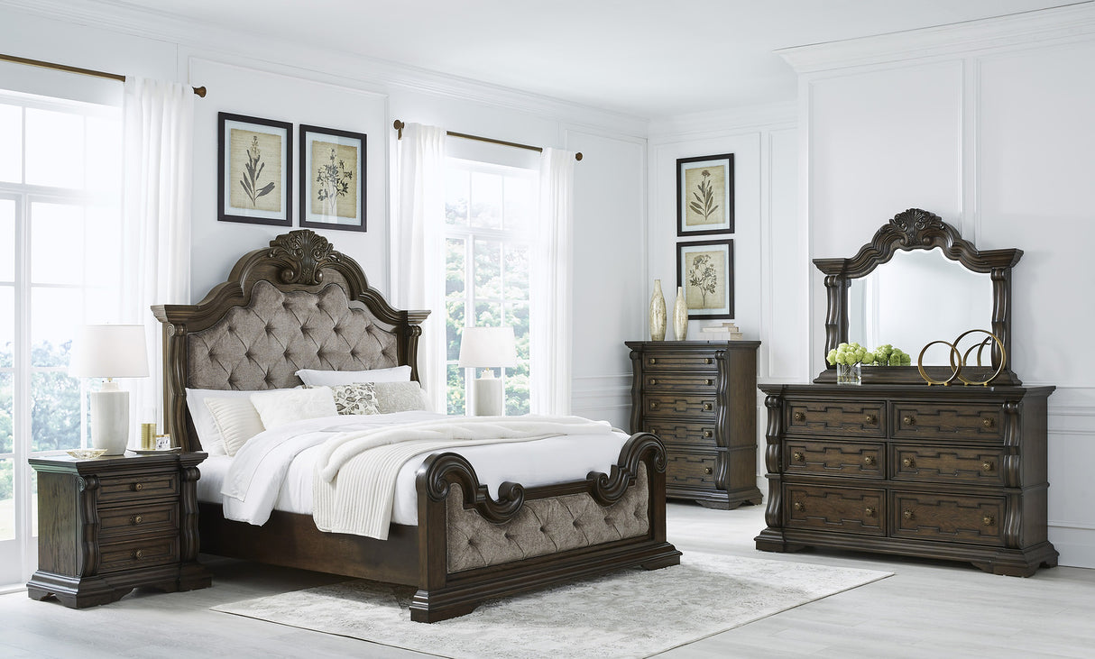Maylee Bedroom Set In Dark Brown