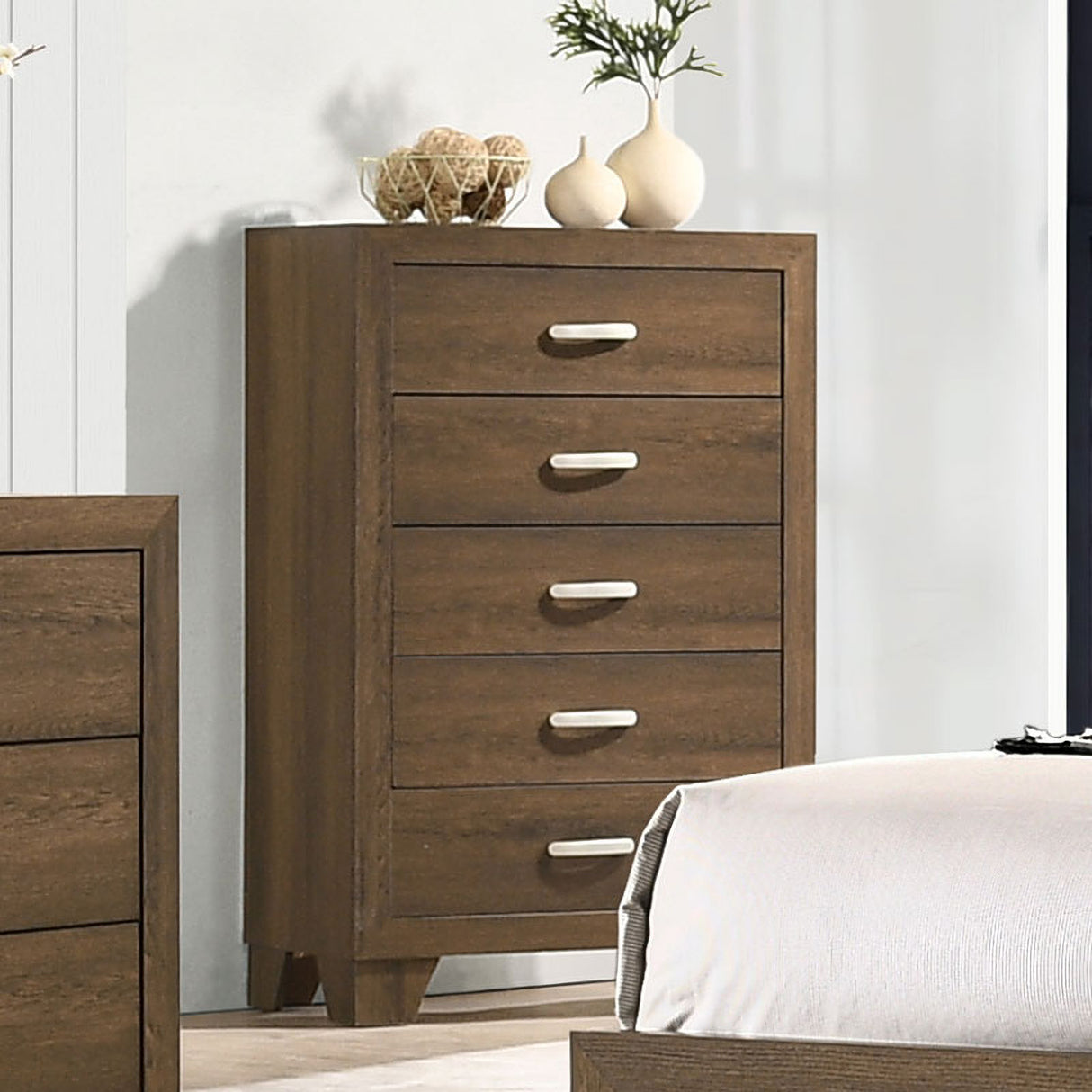 Miquell Bedroom Set In Oak