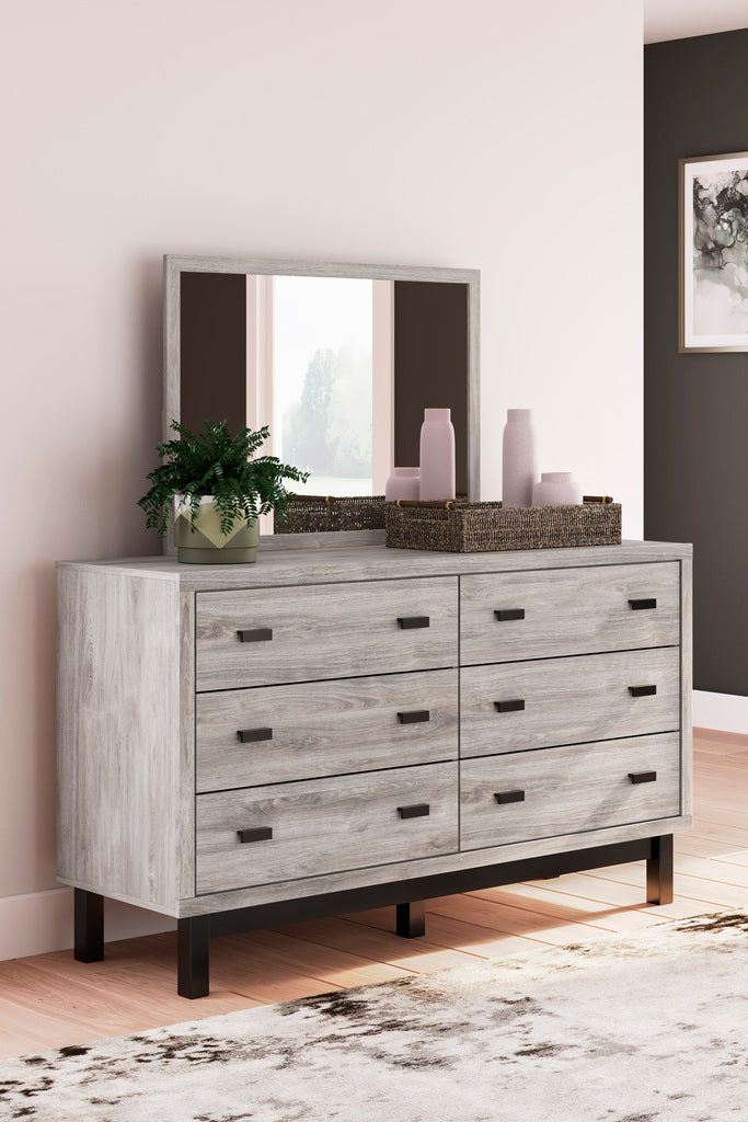 Vessalli Panel Bedroom Set In Gray
