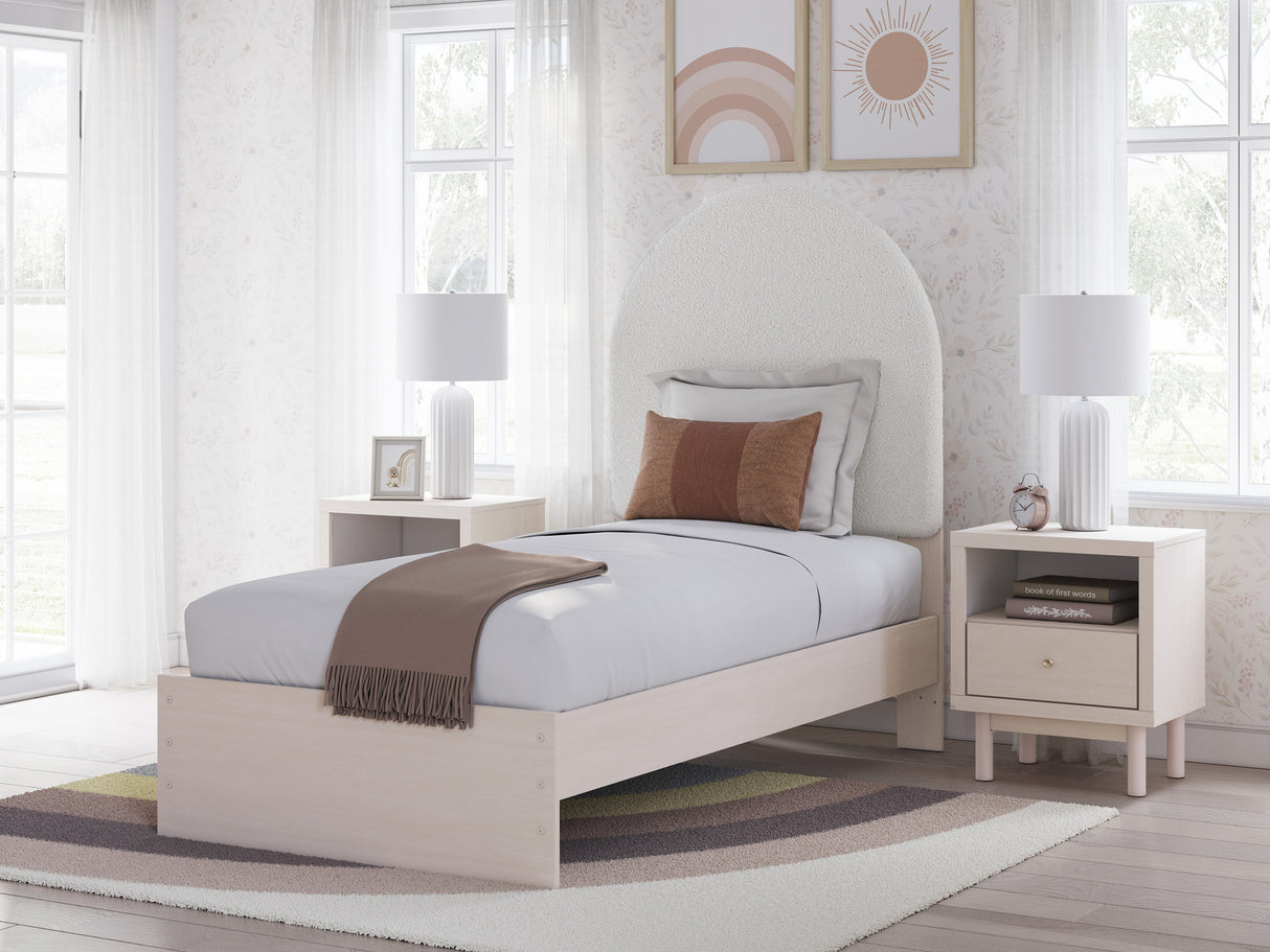 Wistenpine Youth Upholstered Panel Bedroom Set In Blush