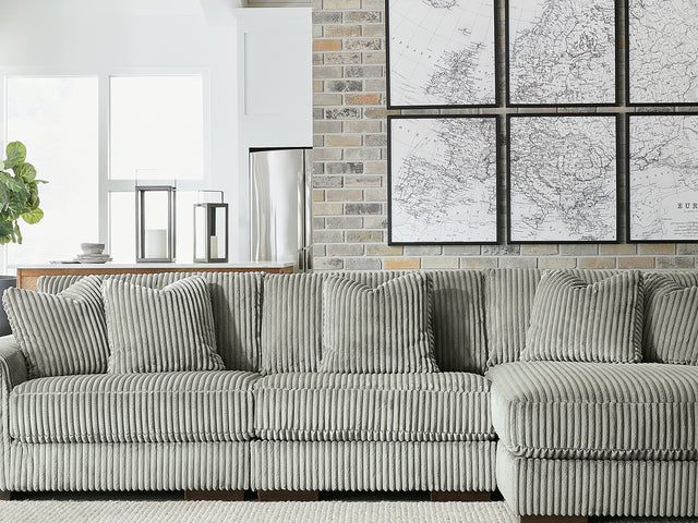 Lindyn Fog 3-Piece Right-Arm Facing Sectional With Chaise