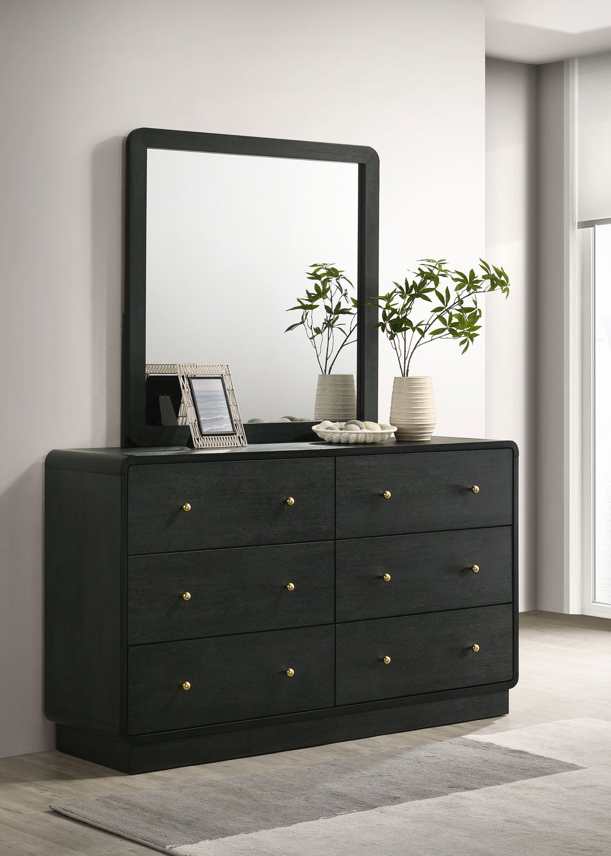 Cavelle Black 6-Drawer Dresser And Mirror Black