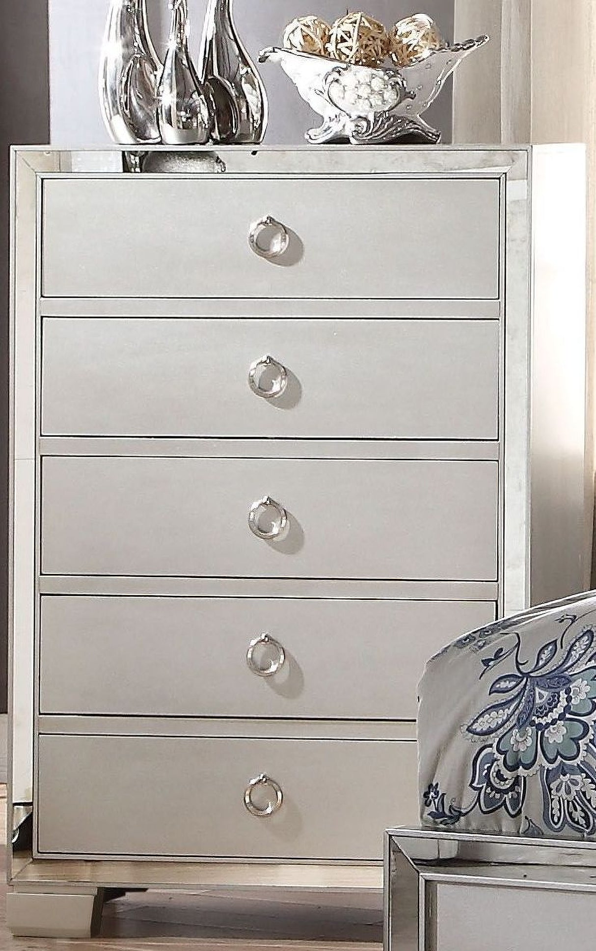 Voeville II Platinum Bedroom Set