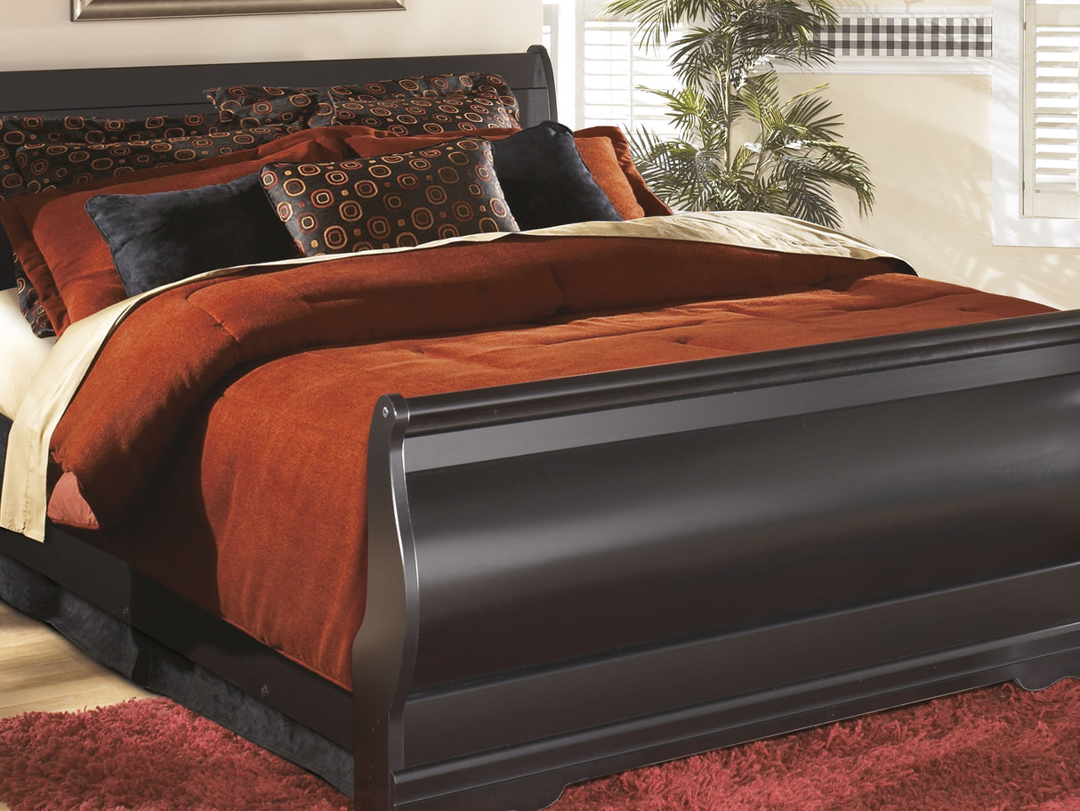 Huey Vineyard Black Full Sleigh Bed, Chest And 2 Nightstands