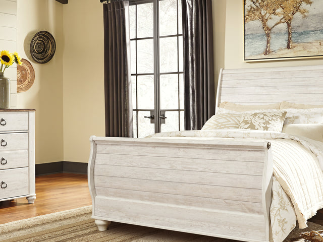 Willowton Whitewash Queen Sleigh Bed With Mirrored Dresser And Nightstand